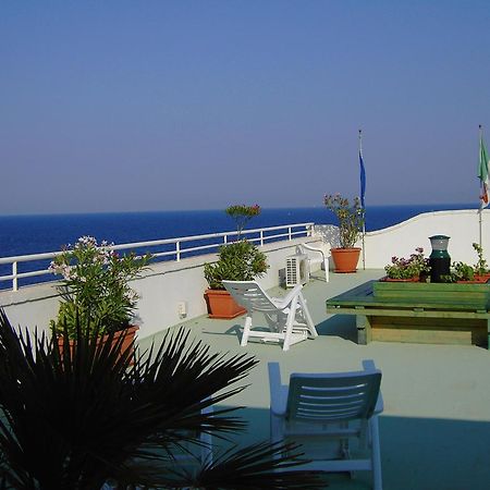 Hotel Il Vascello Марина Сера Екстериор снимка