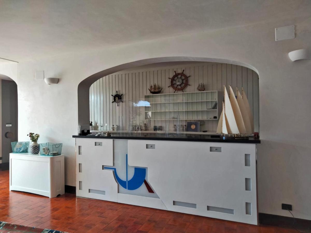 Hotel Il Vascello Марина Сера Екстериор снимка