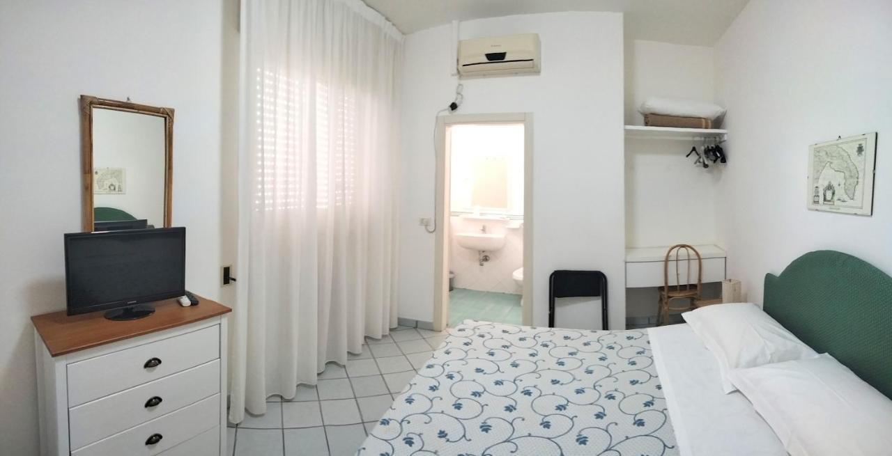 Hotel Il Vascello Марина Сера Екстериор снимка