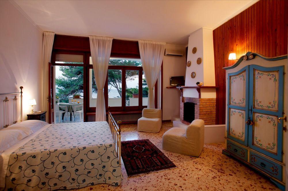 Hotel Il Vascello Марина Сера Екстериор снимка
